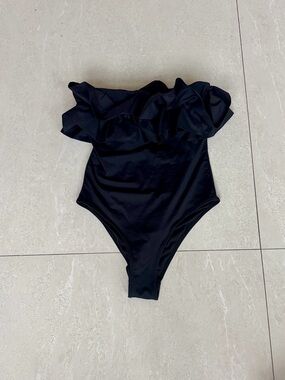 Off-Shoulder Ruffle One-Piece Swimsuit in Black by Zara